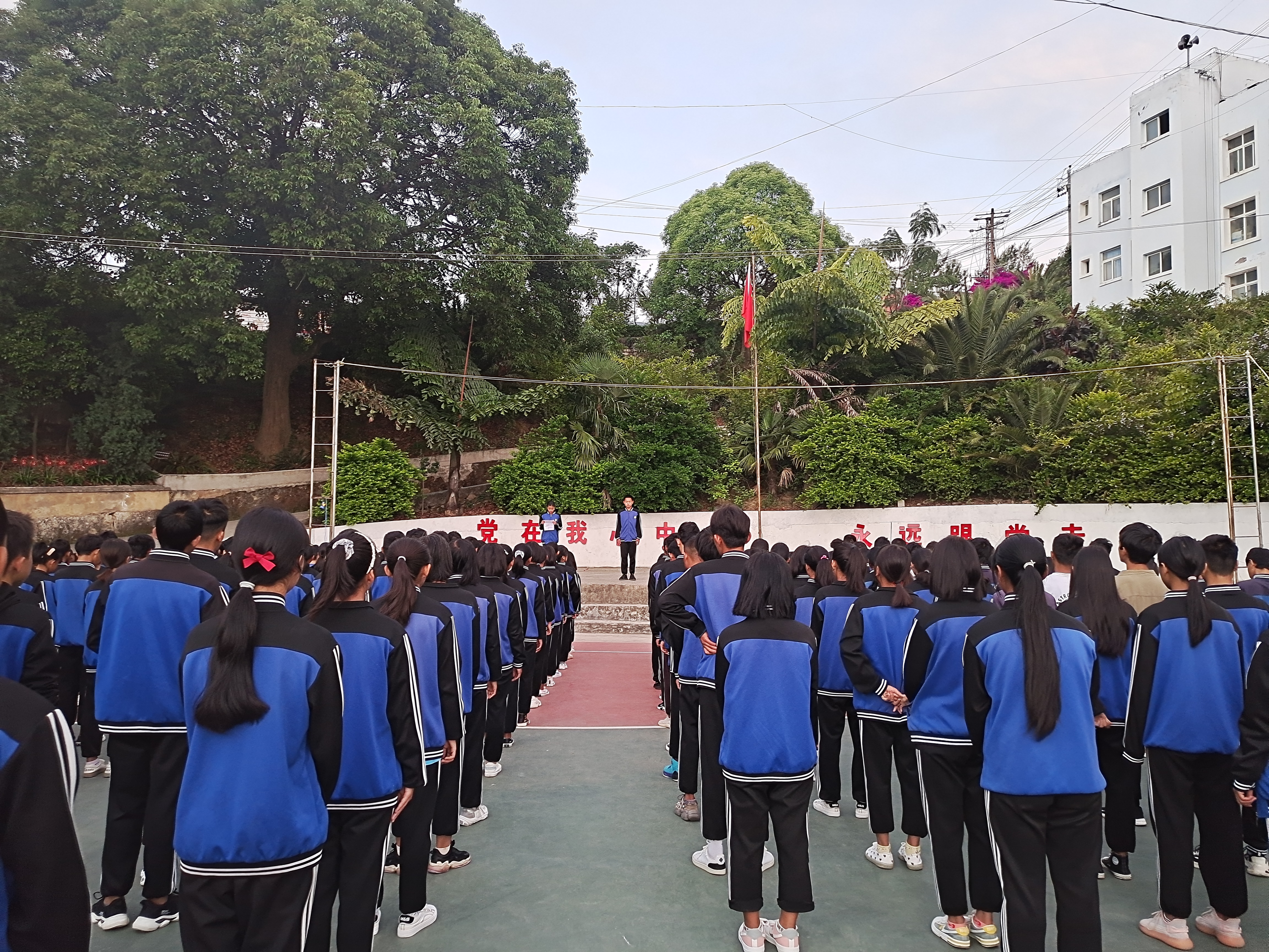 5月6日-10日,那诺中学开展"预防未成年人犯罪"主题宣传活动.[打印]