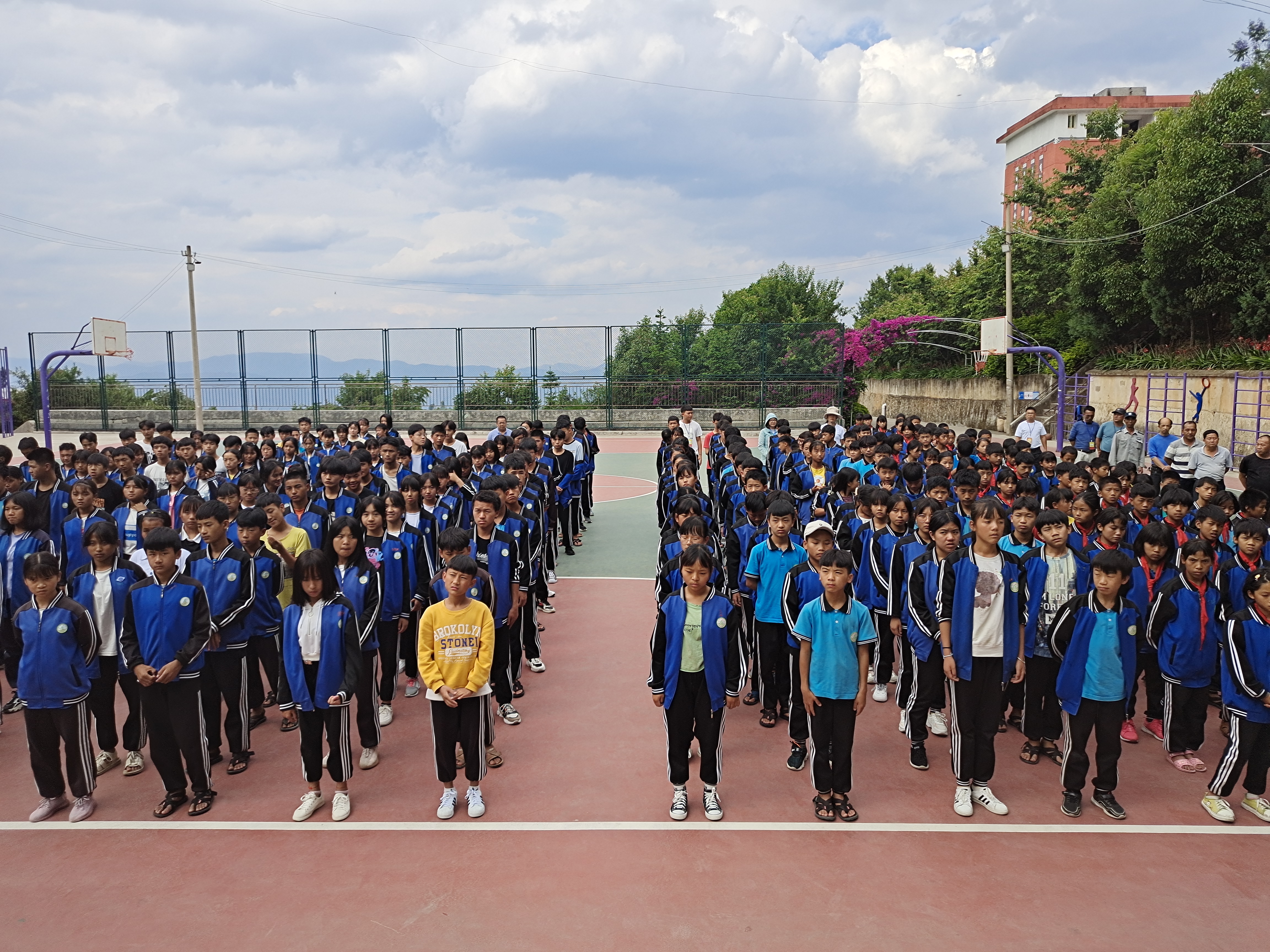 5月6日-10日,那诺中学开展"预防未成年人犯罪"主题宣传活动.[打印]