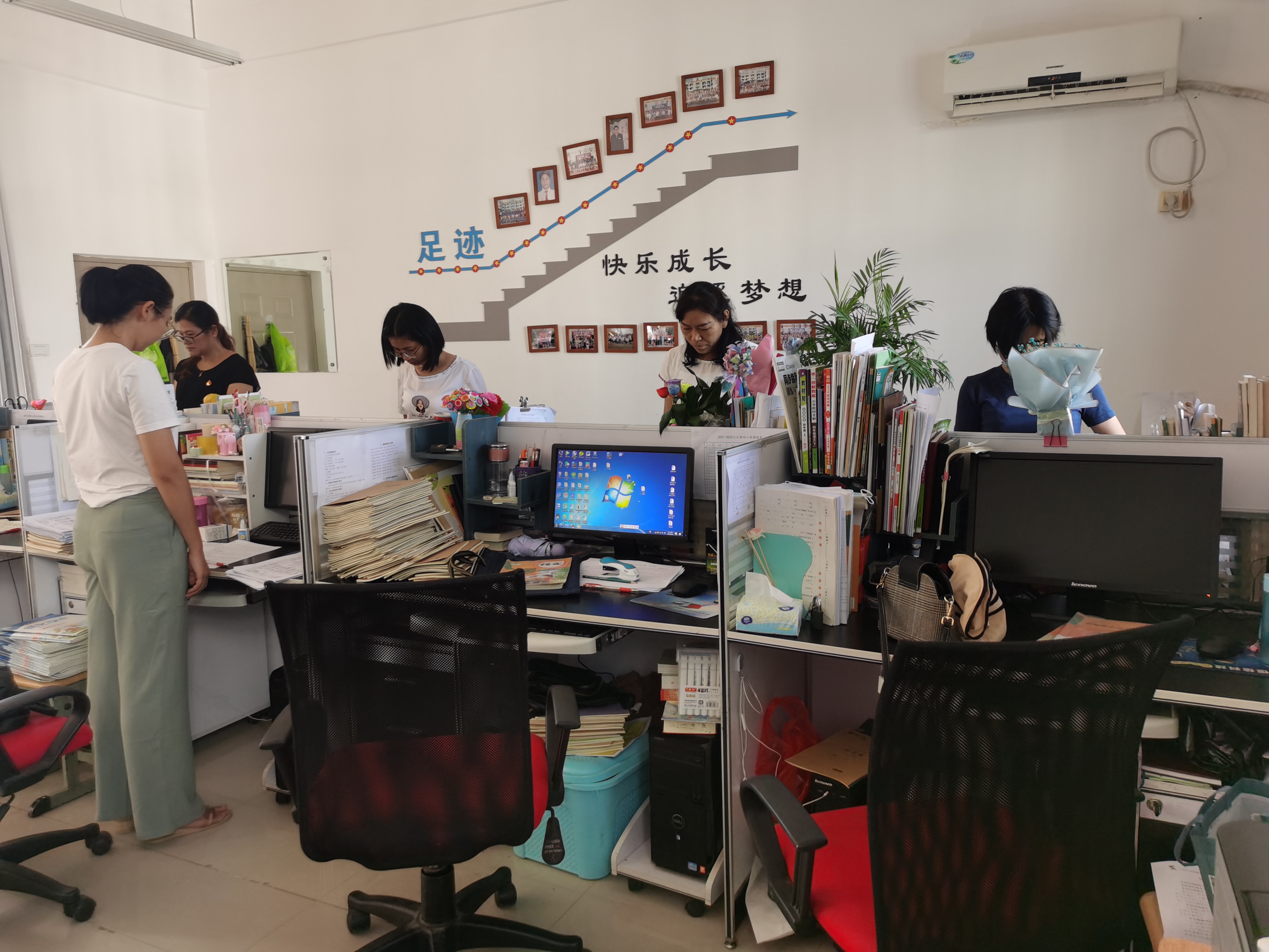 元江四小01.jpg