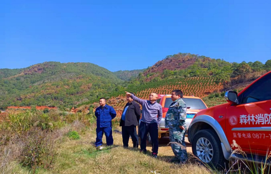 玉溪市林草局刘绍宏副局长到元江县甘庄街道检查指导森林防火计划烧除