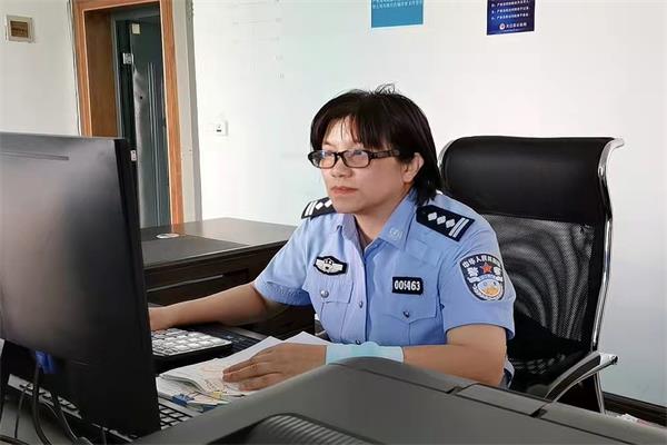 陈华.jpg 陈华.jpg