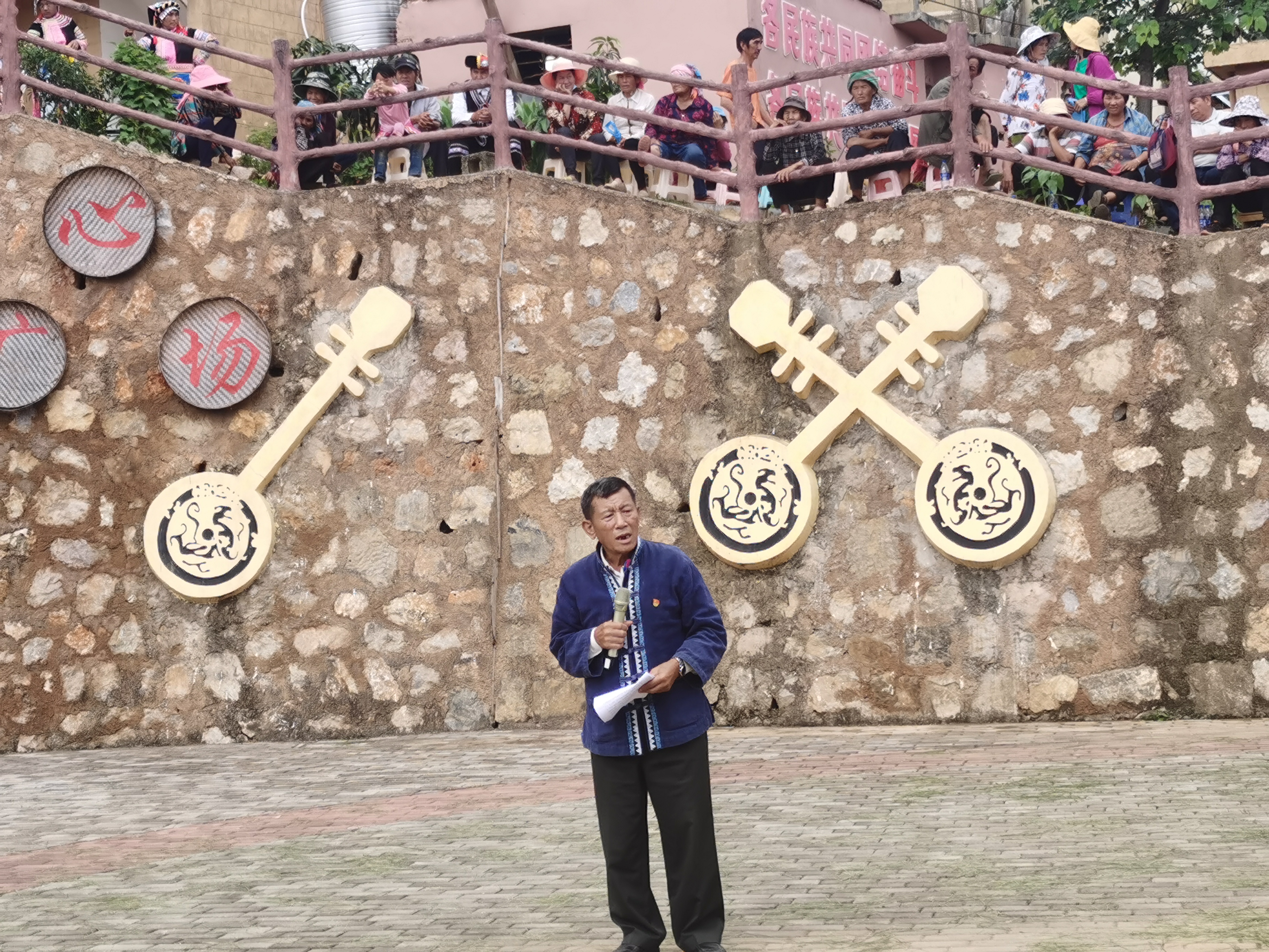 "锄来节"是元江洼垤乡罗垤村比较隆重的传统节日,相当于过"小年",6月