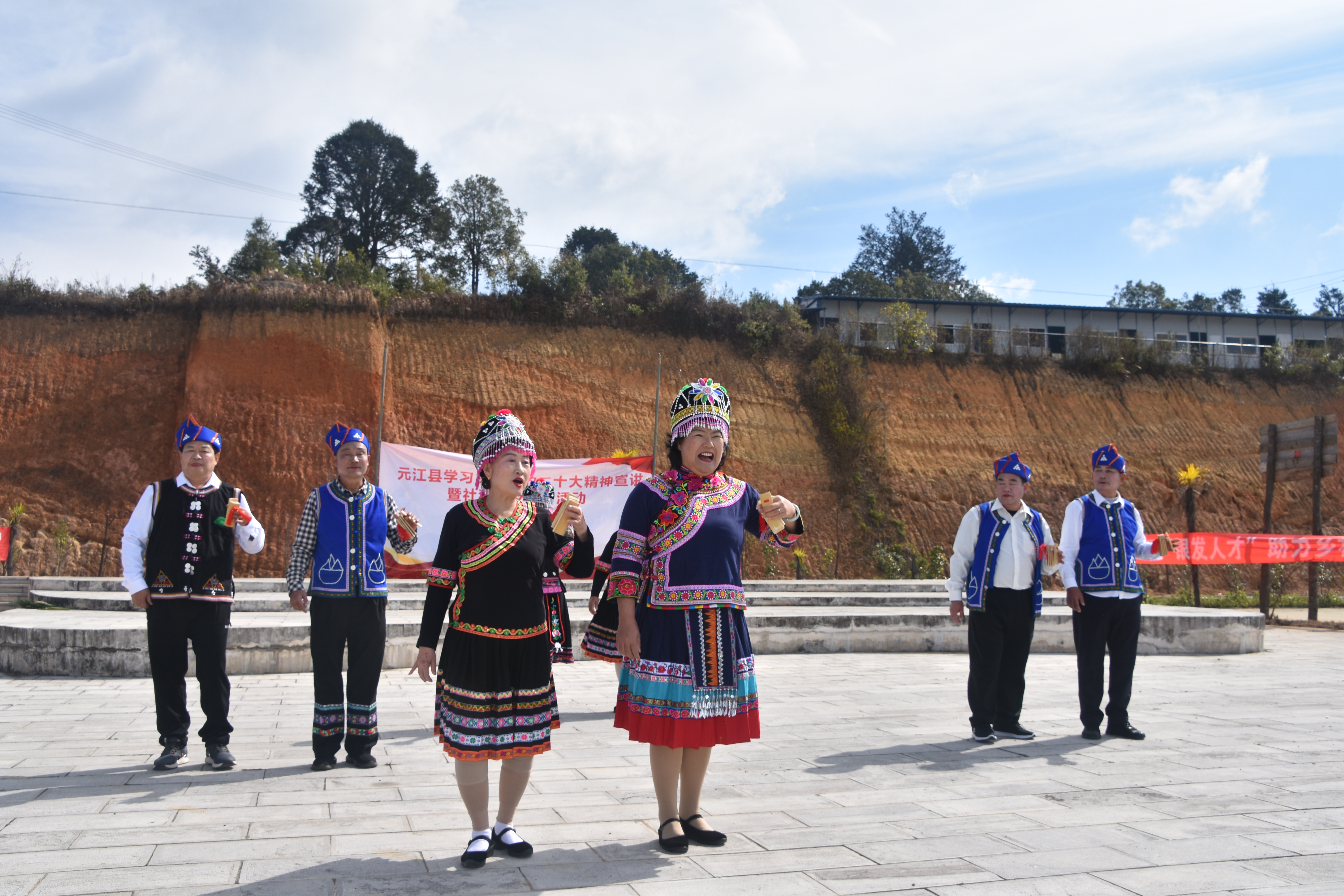 音乐快板《宣讲二十大,建功新时代》 (2).JPG 音乐快板《宣讲二十大,建功新时代》 (2).JPG
