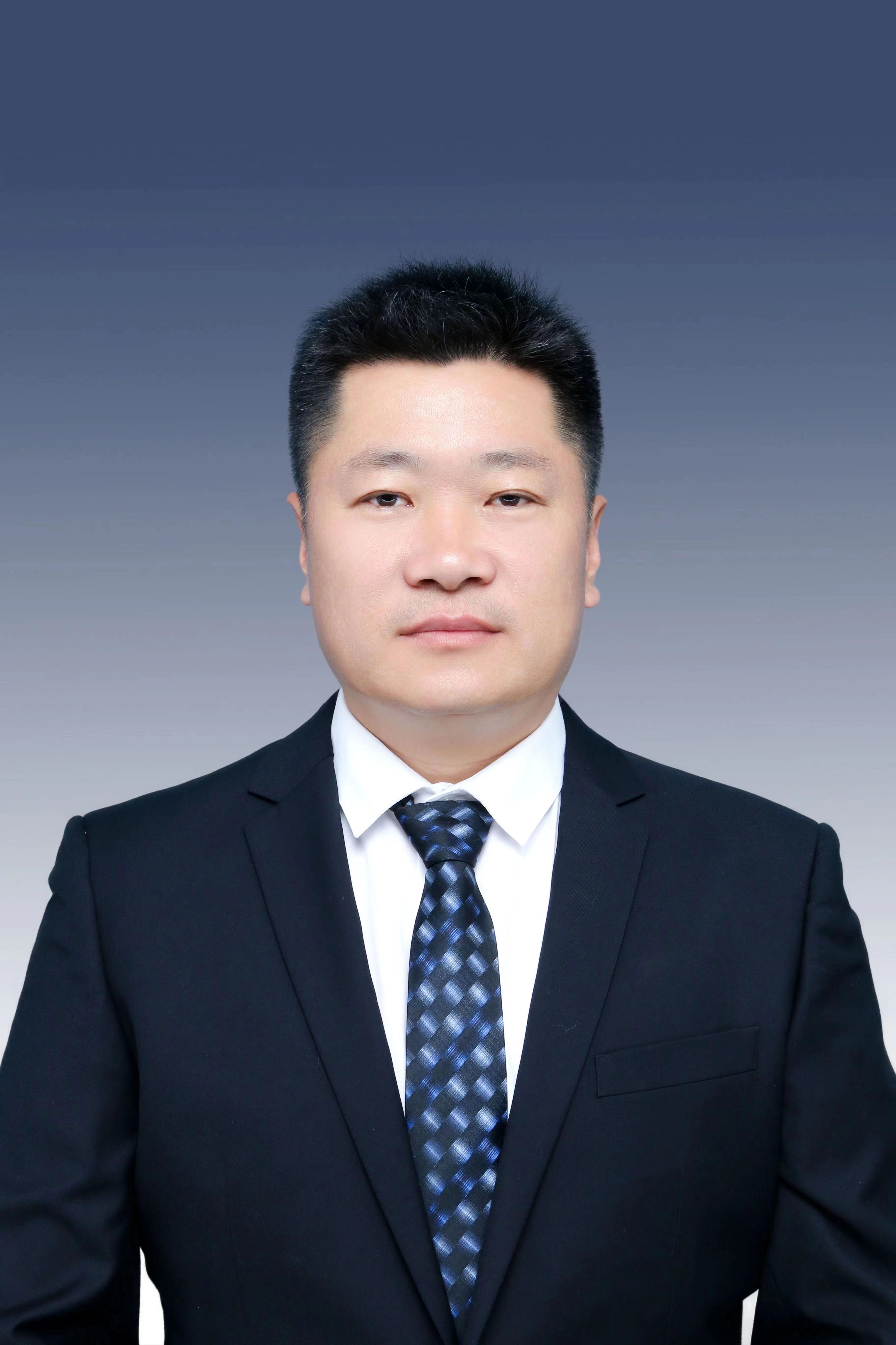 张建华元江县招生考试委员会办公室主任