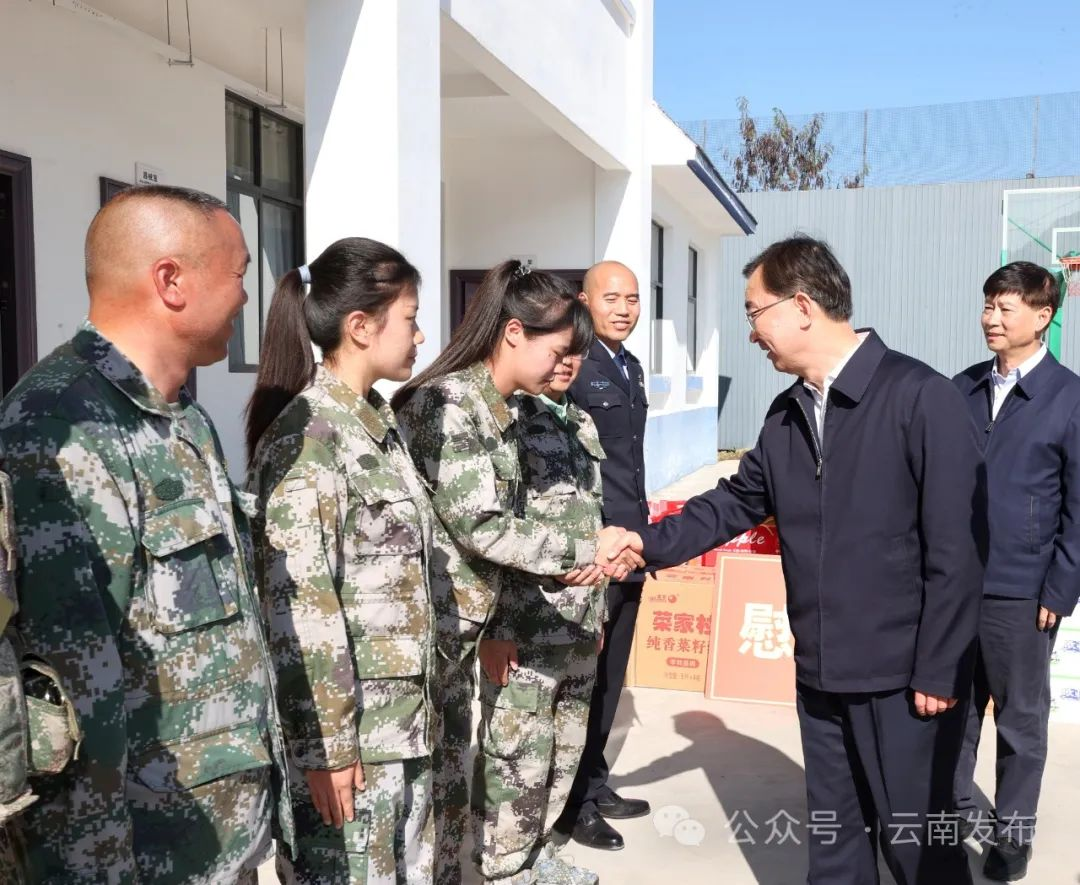 王宁到法坡联防所看望慰问边境一线党政军警民值守人员。.png 王宁到法坡联防所看望慰问边境一线党政军警民值守人员。.png