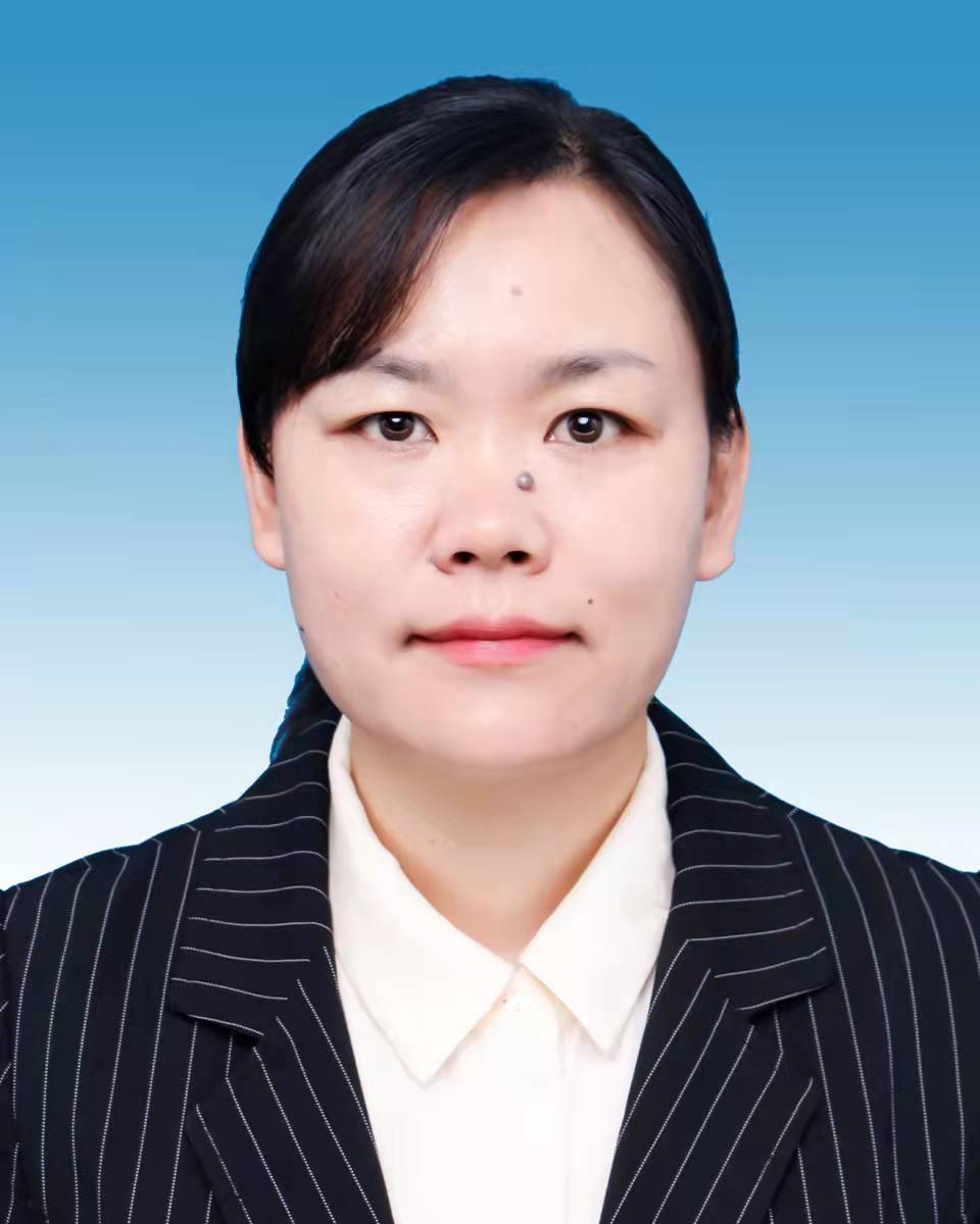 李婷.png