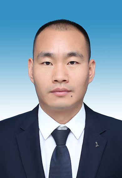 胡雄.jpg